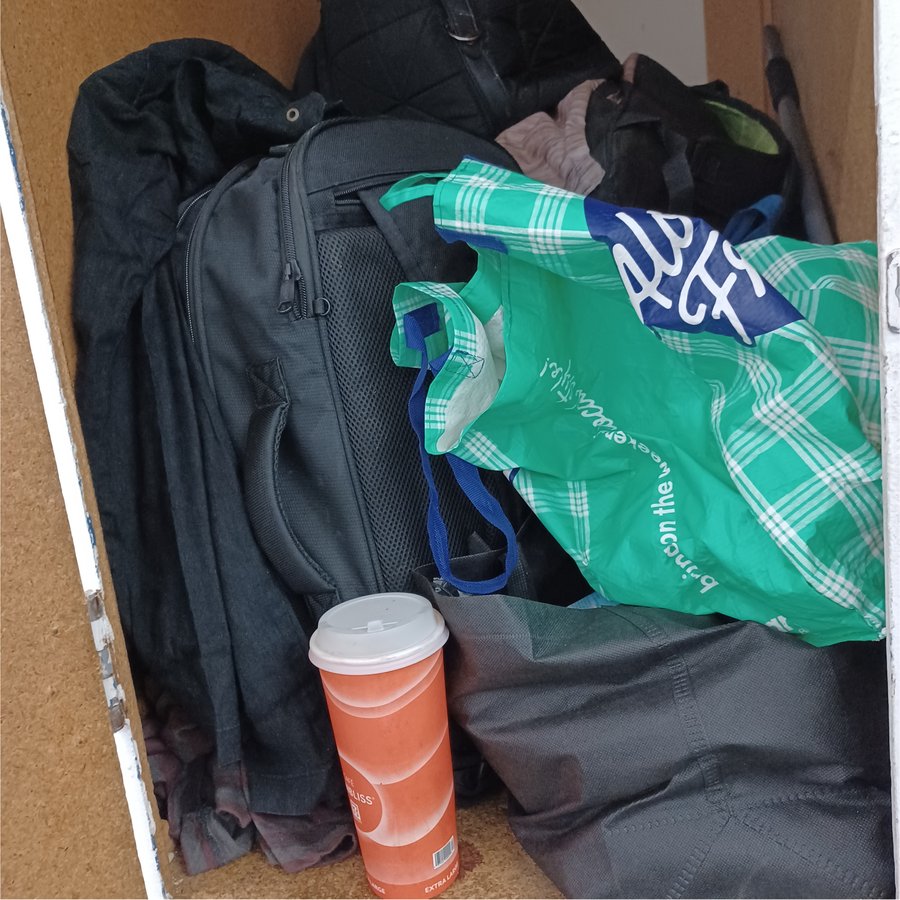 2 x 4 storage unit in Honolulu, HI