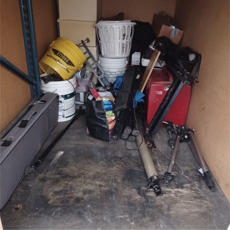 4 x 8 storage unit in Honolulu, HI
