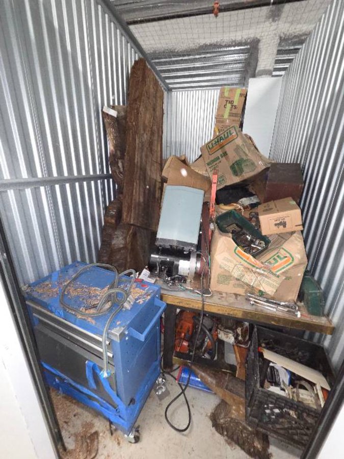 5 x 10 storage unit in Sacramento, CA