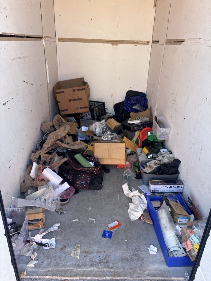 5 x 10 storage unit in Sanford, FL
