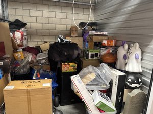 10 x 9 storage unit in Brea, CA
