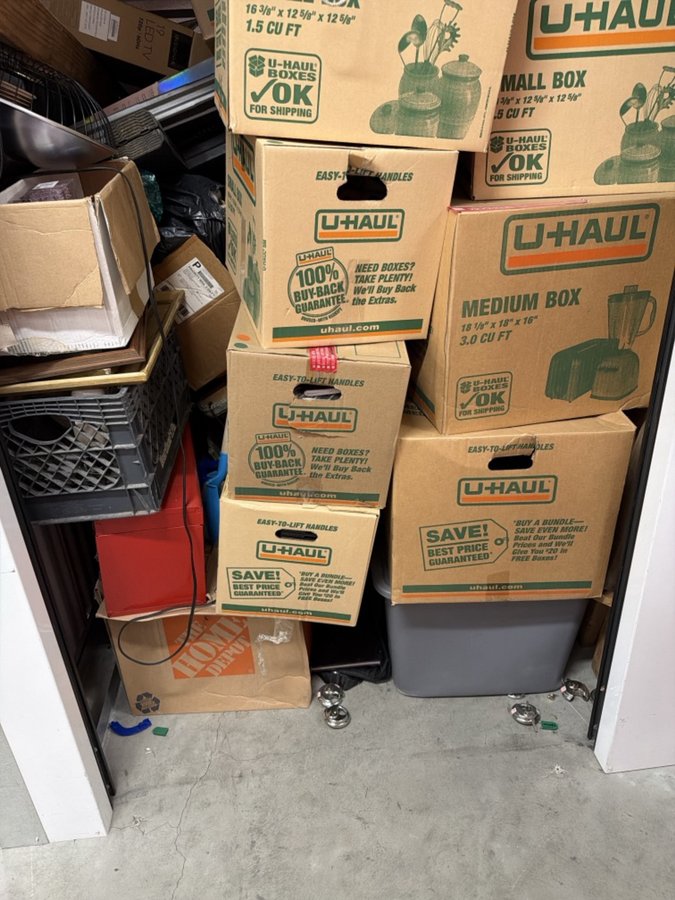 5 x 5 storage unit in Brea, CA
