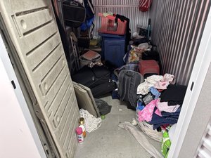 5 x 10 storage unit in Santa Fe Springs, CA