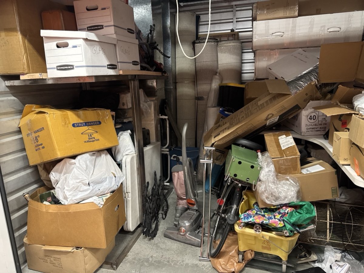 10 x 7 storage unit in Brea, CA