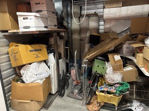 10 x 7 storage unit in Brea, CA