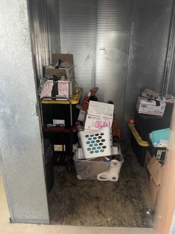 5 x 6 storage unit in Whittier, CA