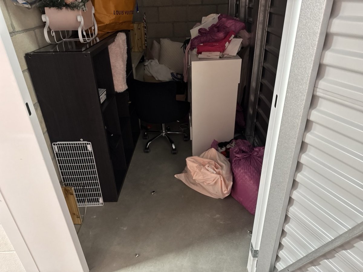 5 x 10 storage unit in Santa Fe Springs, CA