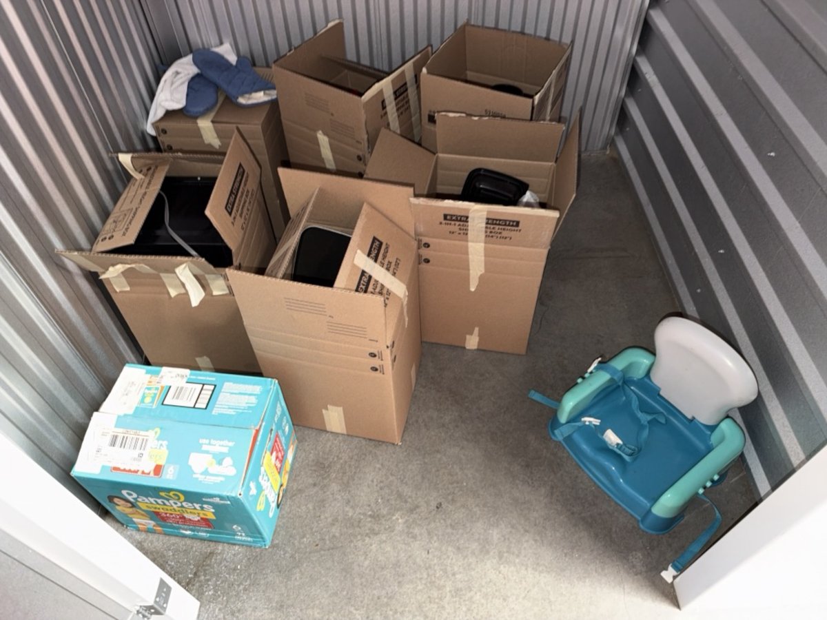 5 x 5 storage unit in La Habra, CA