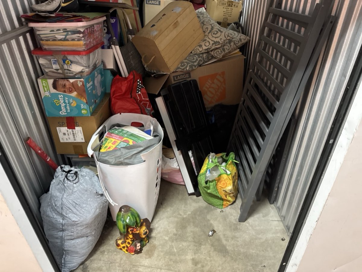 5 x 10 storage unit in Santa Ana, CA