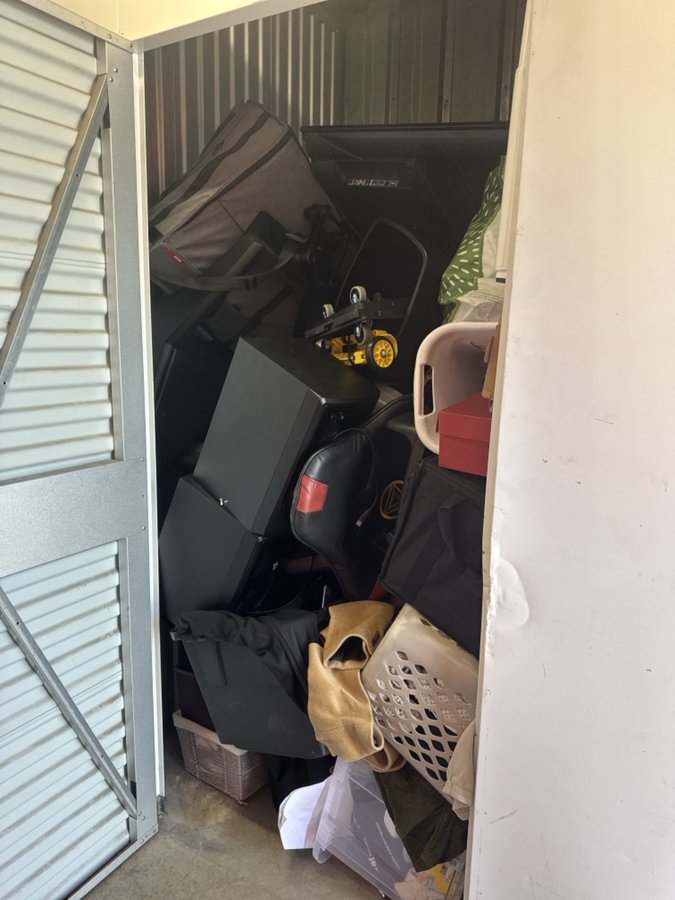 5 x 5 storage unit in Santa Ana, CA