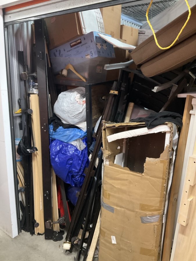 10 x 15 storage unit in Santa Ana, CA