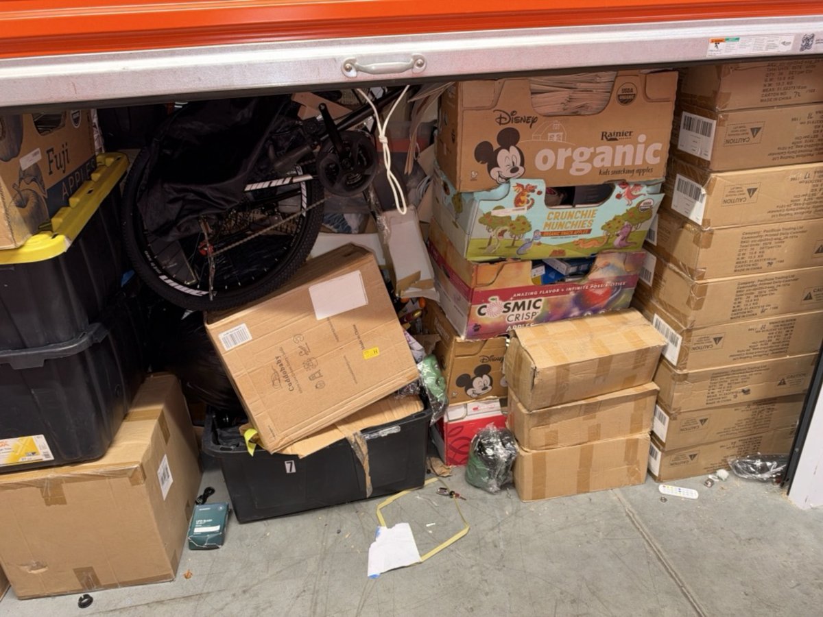 10 x 20 storage unit in Santa Fe Springs, CA