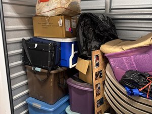 10 x 5 storage unit in Santa Ana, CA