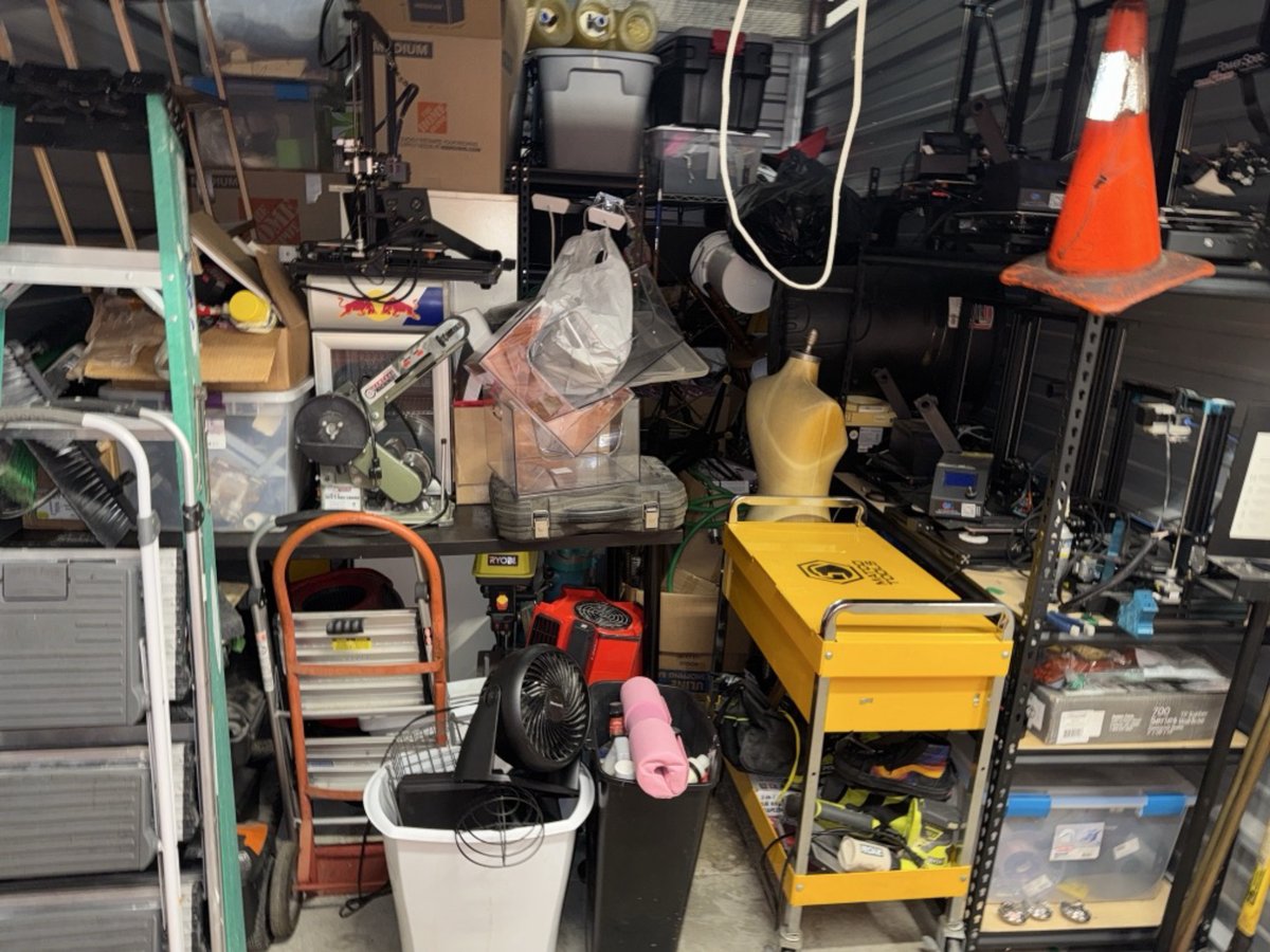 9 x 15 storage unit in Santa Ana, CA