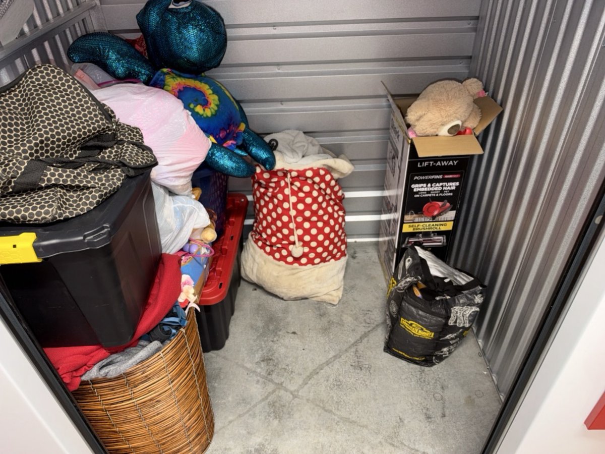 5 x 5 storage unit in Santa Fe Springs, CA