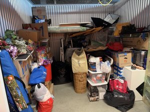 10 x 10 storage unit in Santa Ana, CA