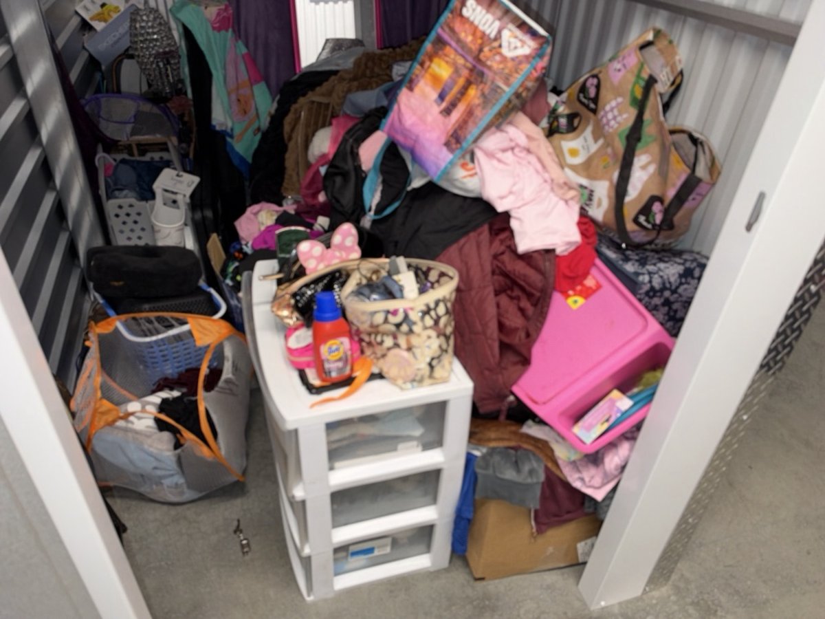 5 x 10 storage unit in Santa Fe Springs, CA