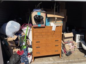 10 x 15 storage unit in Santa Ana, CA