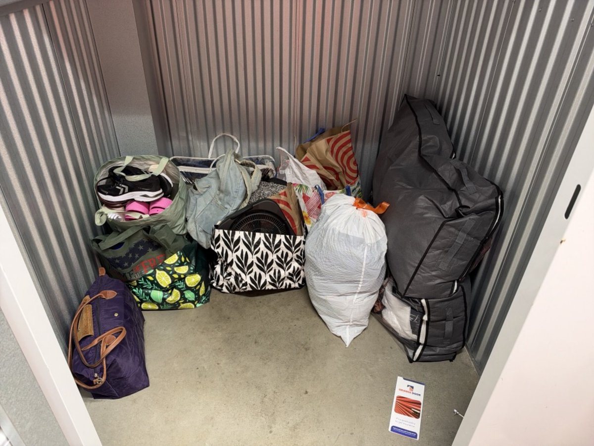 5 x 5 storage unit in Anaheim, CA