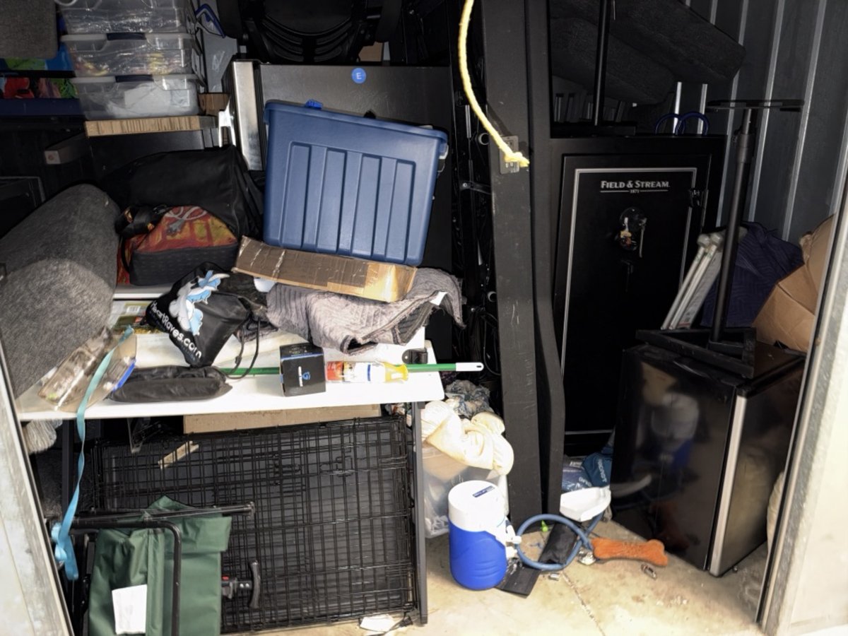 15 x 10 storage unit in Santa Ana, CA