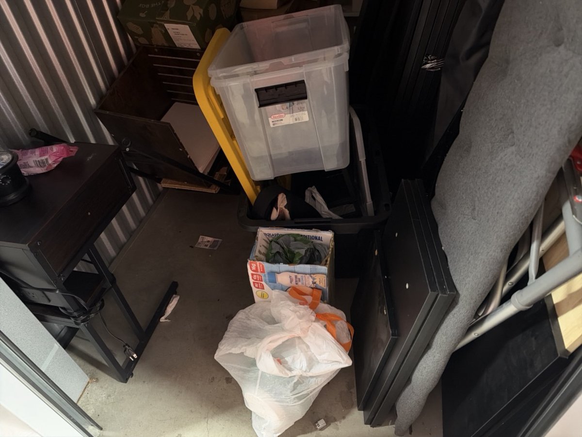5 x 10 storage unit in Anaheim, CA
