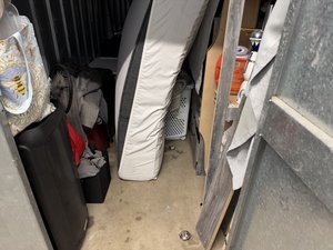 5 x 10 storage unit in Santa Ana, CA