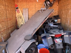 10 x 10 storage unit in Santa Ana, CA