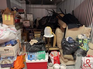 10 x 20 storage unit in Anaheim, CA