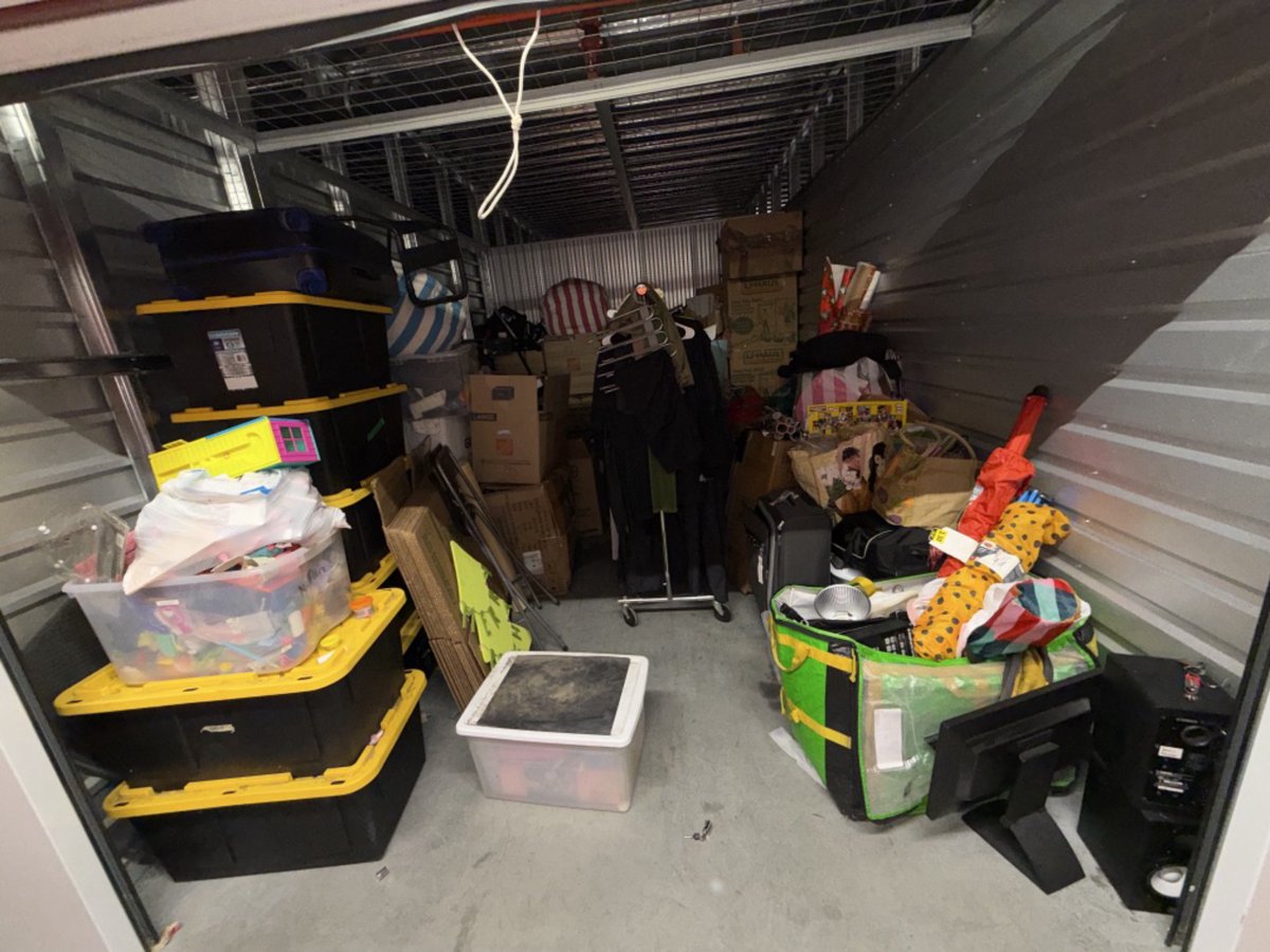 10 x 15 storage unit in Van Nuys, CA