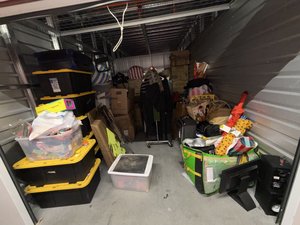 10 x 15 storage unit in Van Nuys, CA