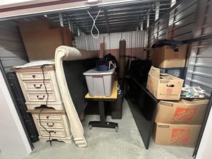 10 x 10 storage unit in Van Nuys, CA
