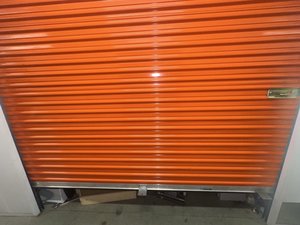 10 x 10 storage unit in Van Nuys, CA