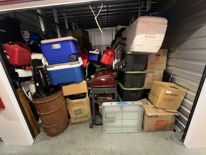 10 x 10 storage unit in Van Nuys, CA