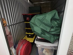 5 x 10 storage unit in Van Nuys, CA