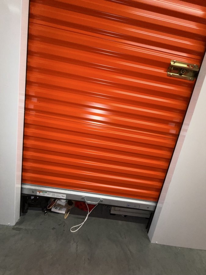 5 x 10 storage unit in Van Nuys, CA