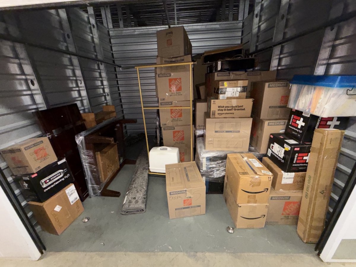 10 x 10 storage unit in Van Nuys, CA
