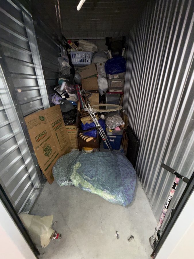 5 x 10 storage unit in Van Nuys, CA