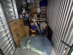 5 x 10 storage unit in Van Nuys, CA