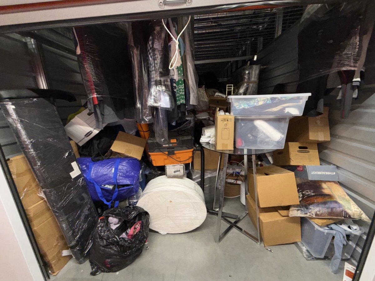 10 x 20 storage unit in Van Nuys, CA