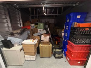 10 x 20 storage unit in Van Nuys, CA