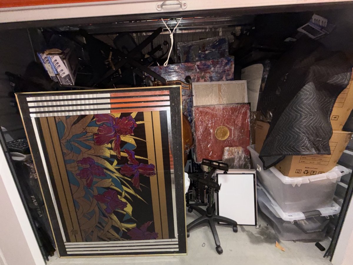 10 x 10 storage unit in Van Nuys, CA
