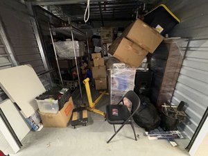 10 x 15 storage unit in Van Nuys, CA