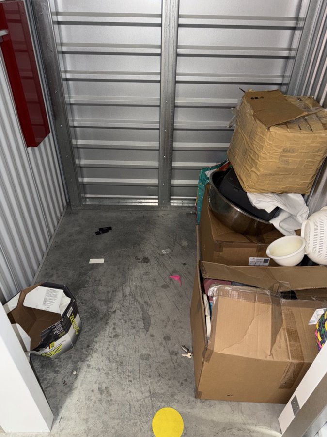 5 x 5 storage unit in Van Nuys, CA