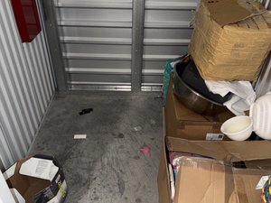 5 x 5 storage unit in Van Nuys, CA