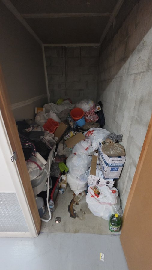 5 x 10 storage unit in Miami Gardens, FL