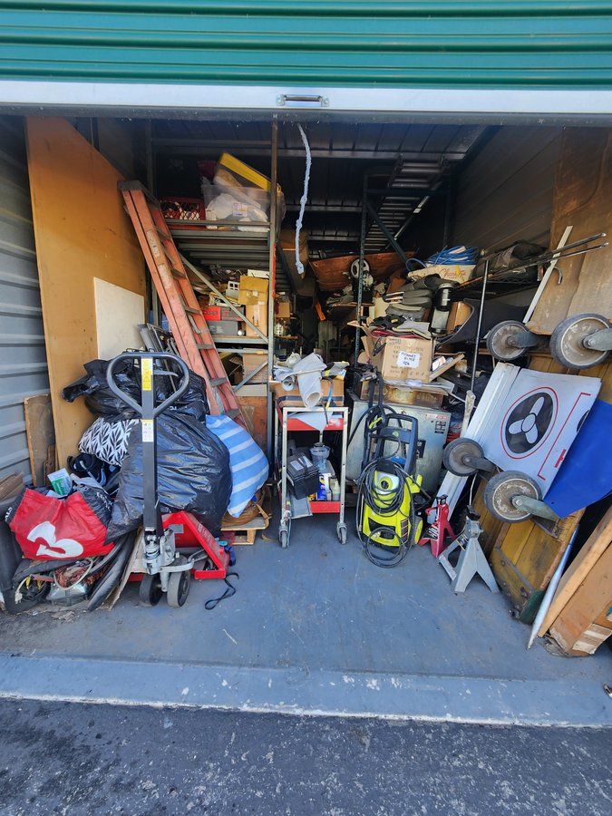 10 x 30 storage unit in Riverside, CA