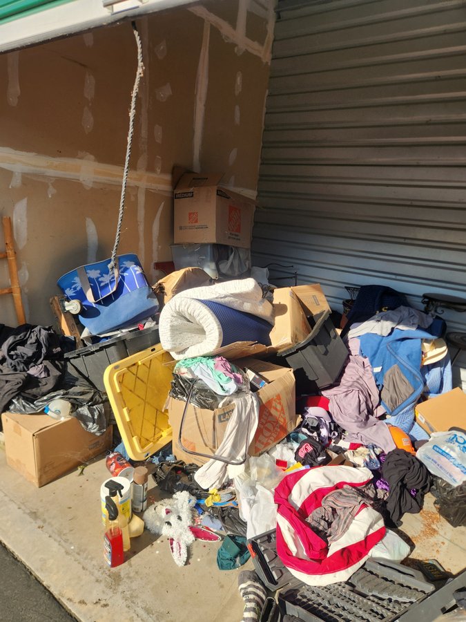 10 x 10 storage unit in Riverside, CA