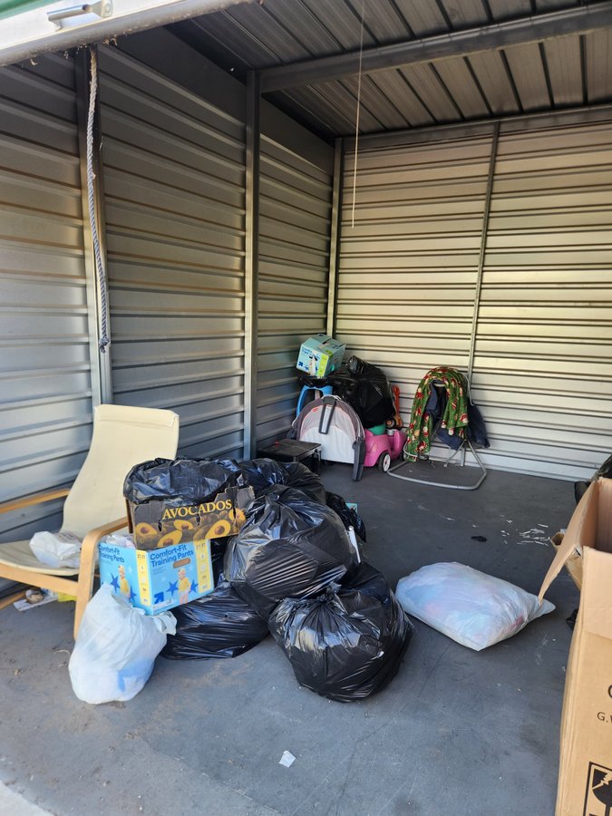 10 x 15 storage unit in Riverside, CA