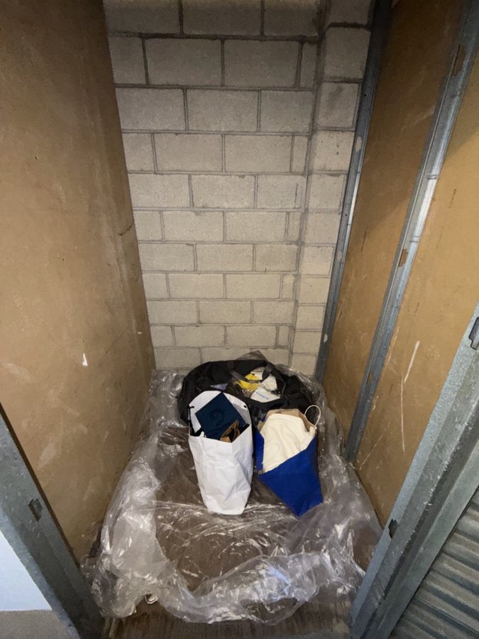 5 x 5 storage unit in Los Angeles, CA