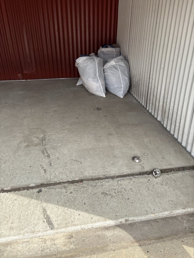 10 x 10 storage unit in Alsip, IL